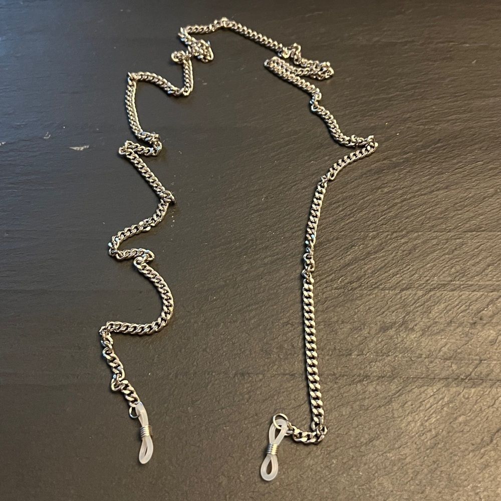 🌟 Handcrafted Silver Eyeglass Chain – Sleek & Stylish 🌟